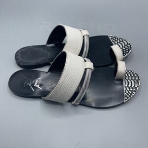 LFL Lust For Life Womens 8.5 Slides Sandals White Toe Ring Metal Accent Flats